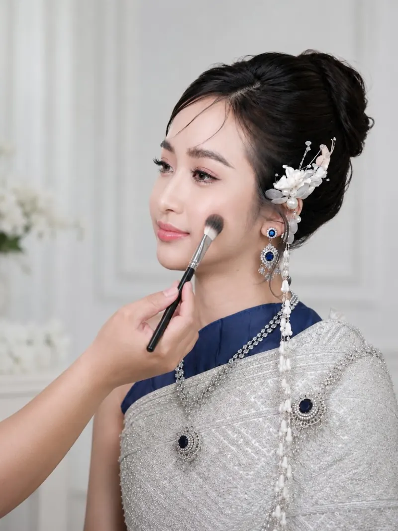 แต่งหน้าเจ้าสาว